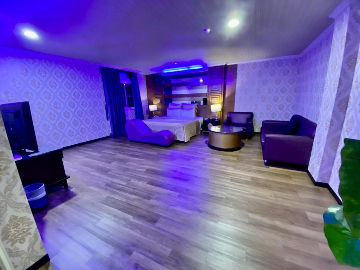 Huang Xing Motel Pingtung Екстер'єр фото