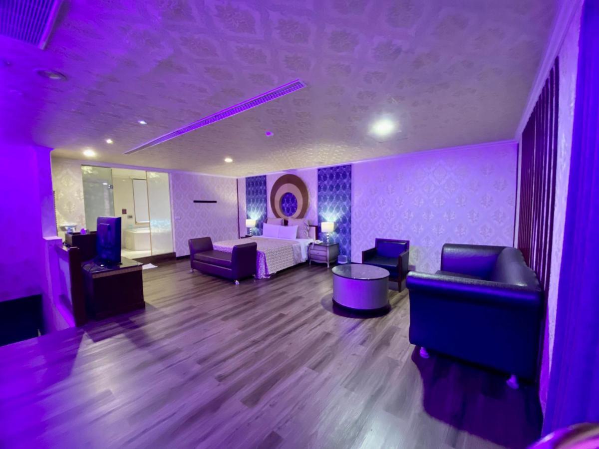 Huang Xing Motel Pingtung Екстер'єр фото