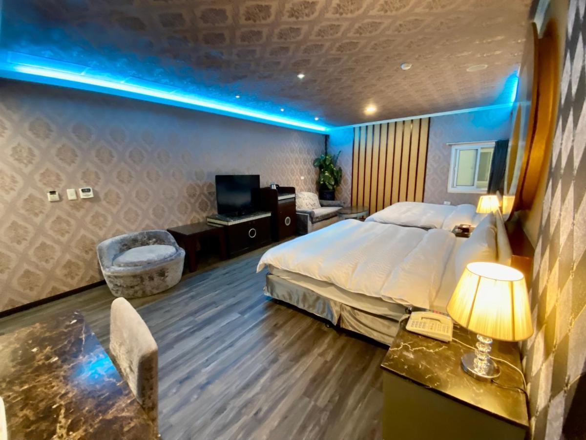 Huang Xing Motel Pingtung Екстер'єр фото