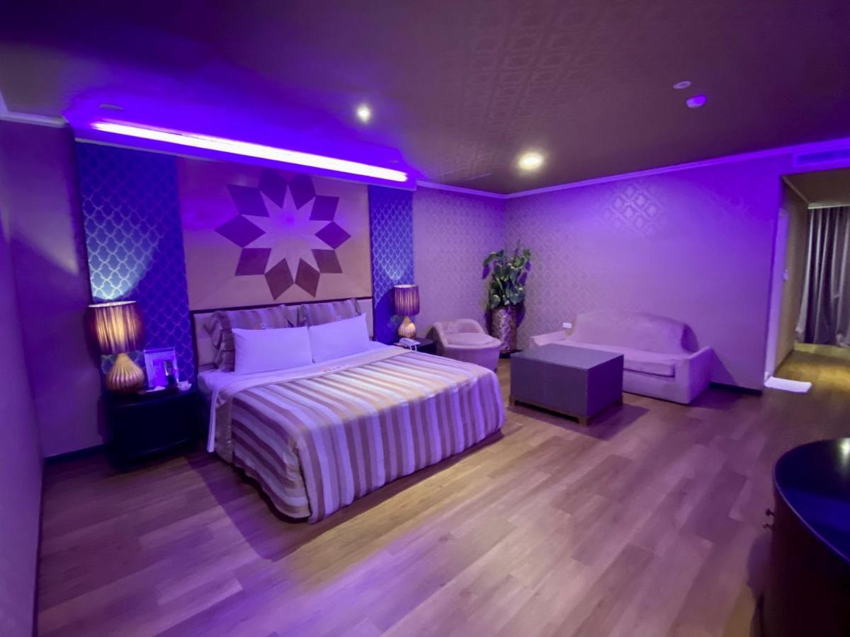 Huang Xing Motel Pingtung Екстер'єр фото