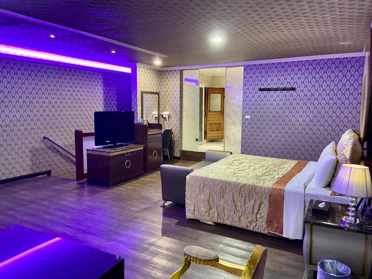Huang Xing Motel Pingtung Екстер'єр фото