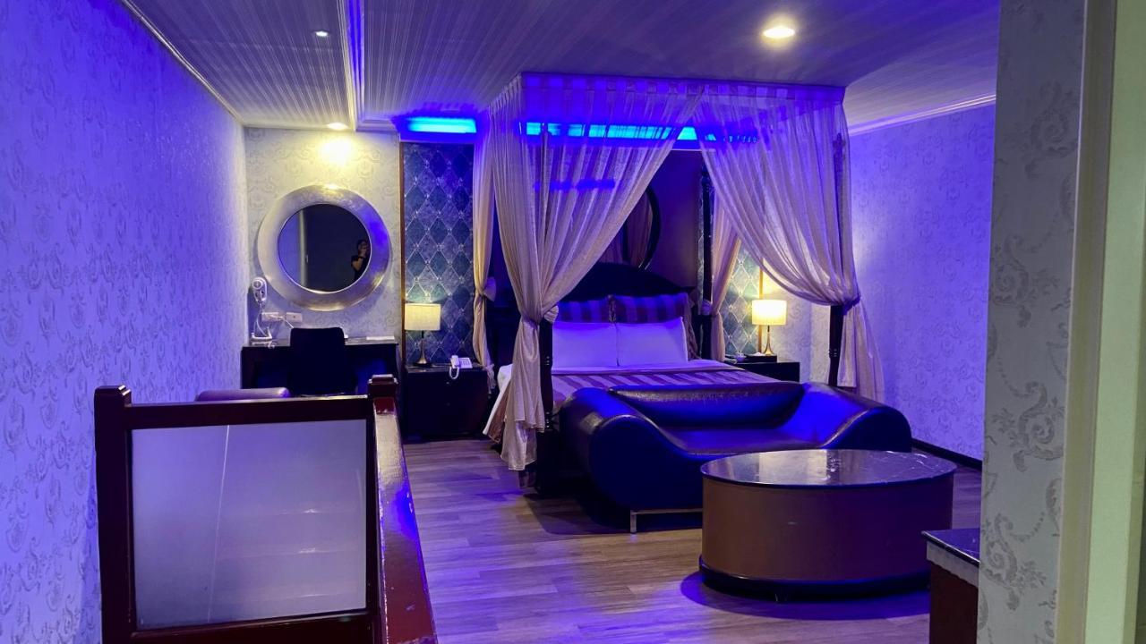 Huang Xing Motel Pingtung Екстер'єр фото
