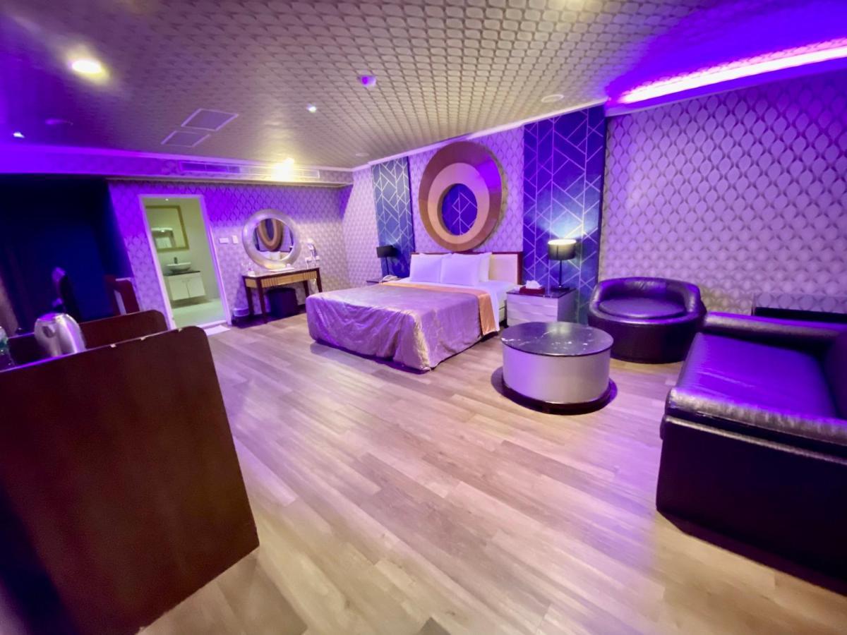 Huang Xing Motel Pingtung Екстер'єр фото