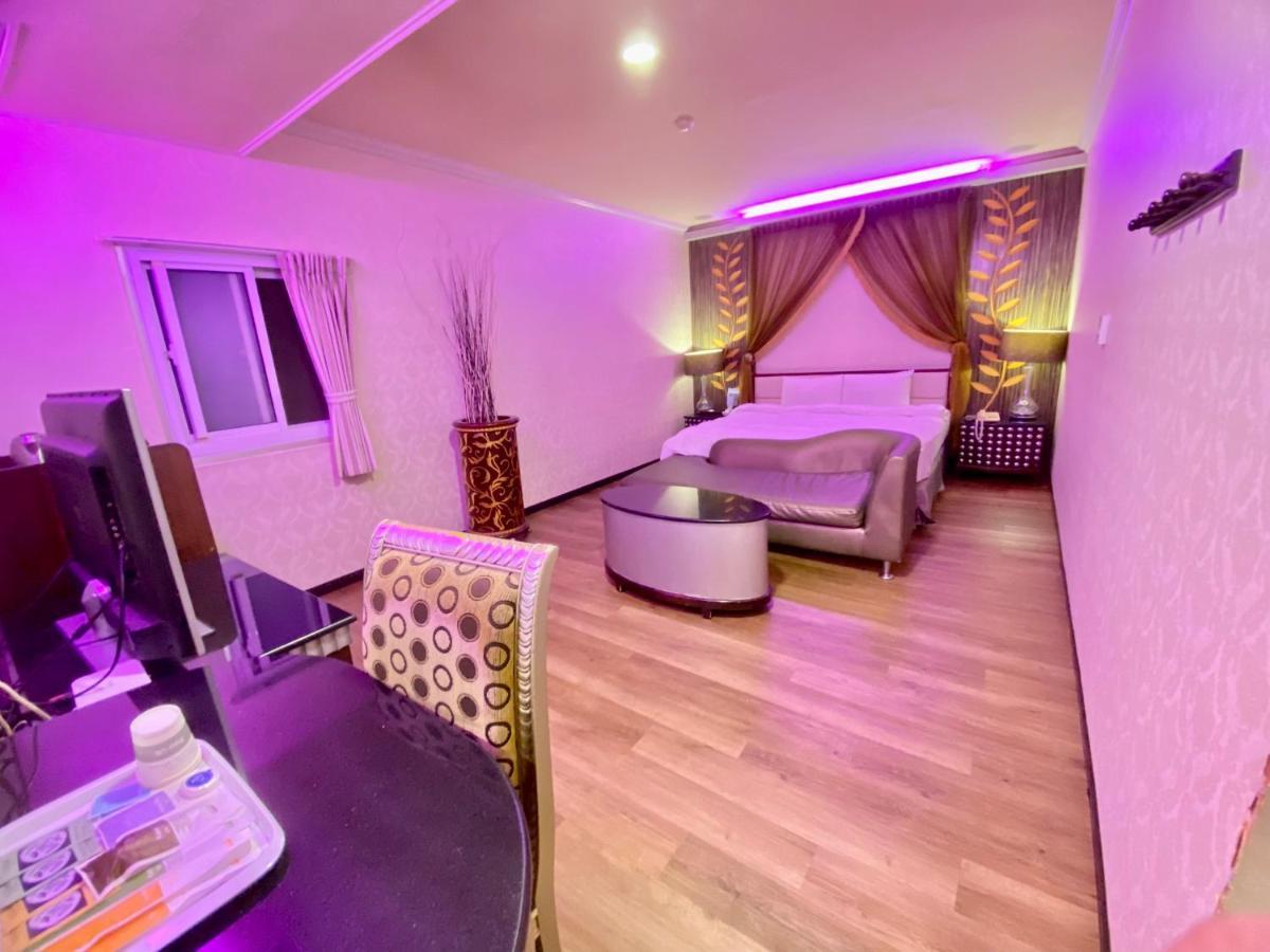 Huang Xing Motel Pingtung Екстер'єр фото