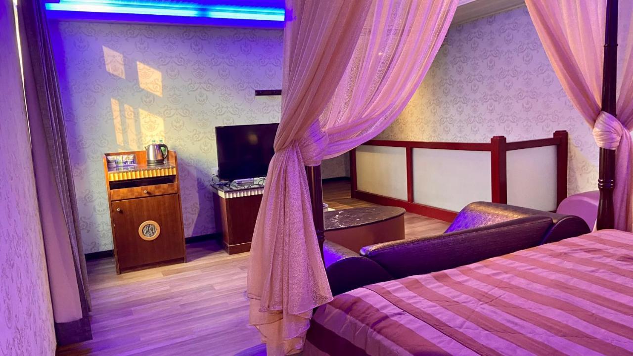 Huang Xing Motel Pingtung Екстер'єр фото