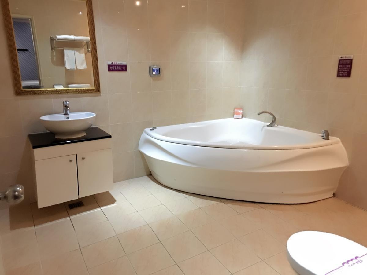 Huang Xing Motel Pingtung Екстер'єр фото