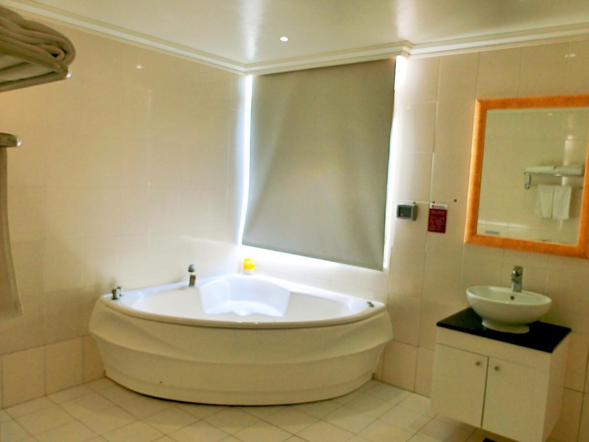 Huang Xing Motel Pingtung Екстер'єр фото