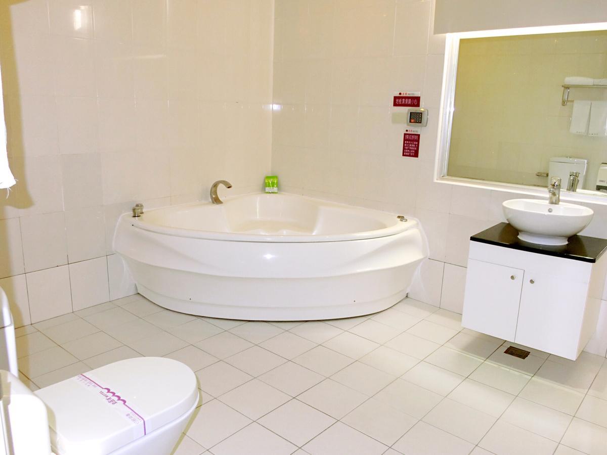 Huang Xing Motel Pingtung Екстер'єр фото