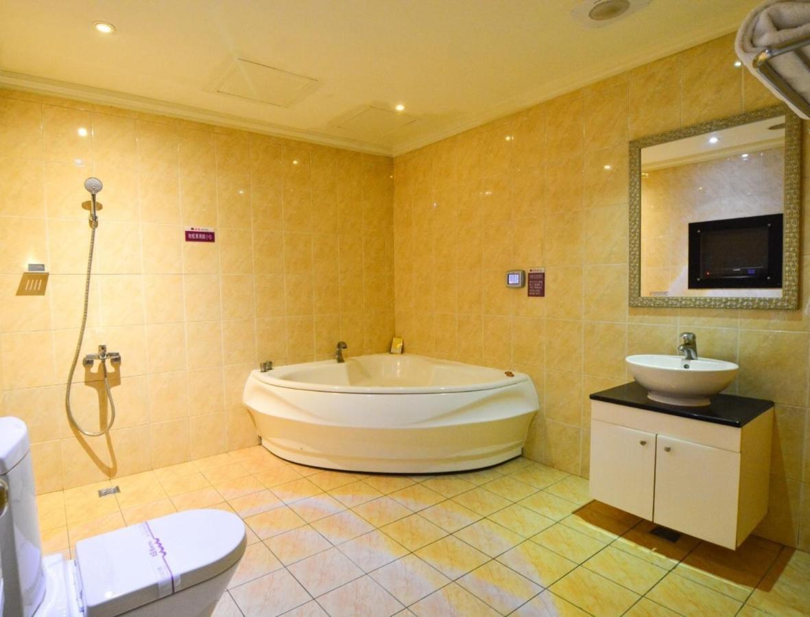 Huang Xing Motel Pingtung Екстер'єр фото